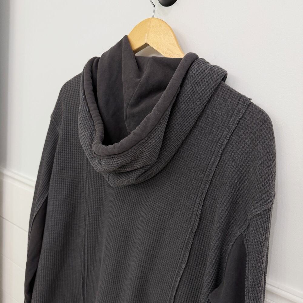 Women’s American Eagle Aerie Gray Waffle Knit Thermal Shacket M - Picture 6 of 6